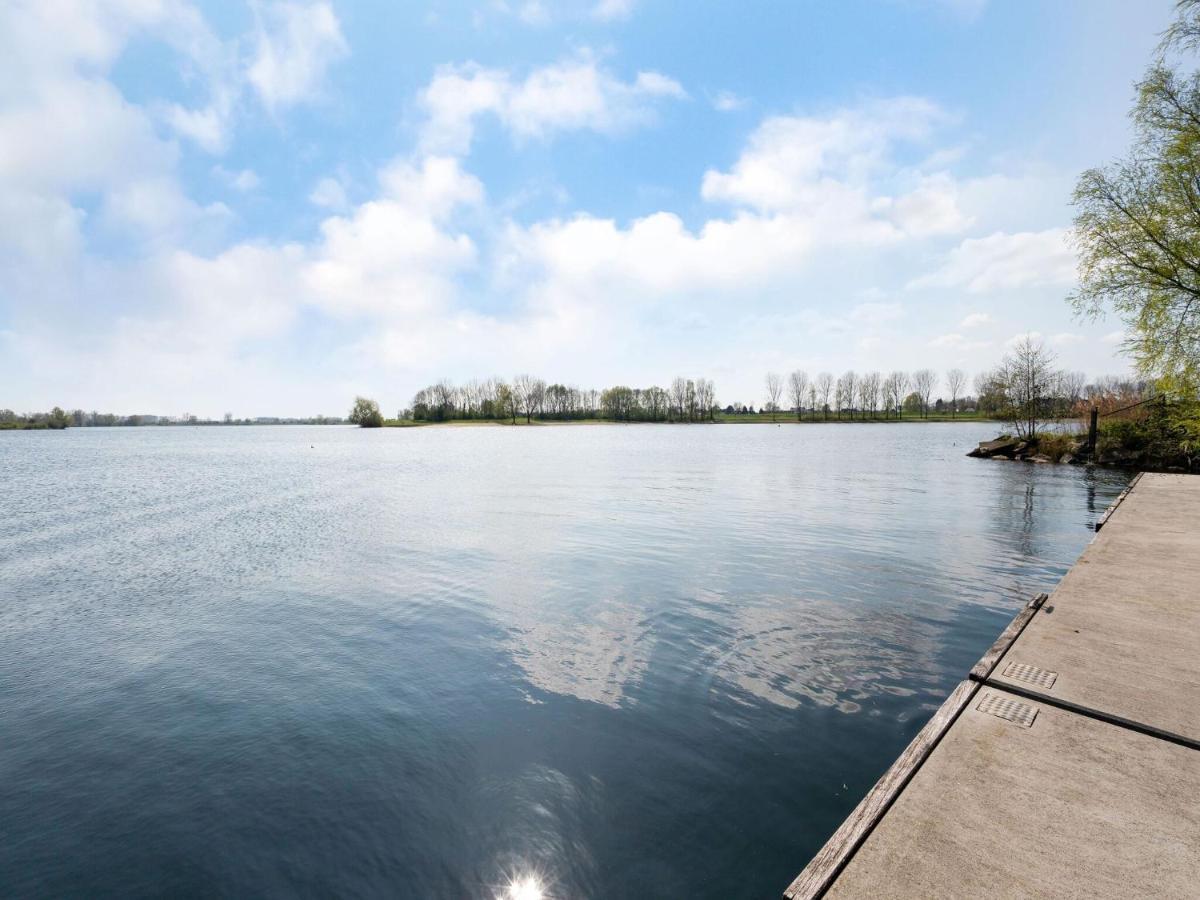 Fantastic Watervilla In Kerkdriel At The Zandmeren Lake Extérieur photo